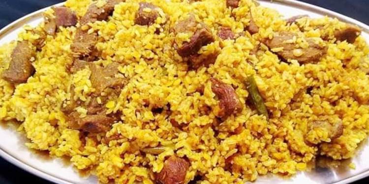 বৃষ্টির দিনে ঝটপট বানিয়ে ফেলুন মাটন খিচুড়ি