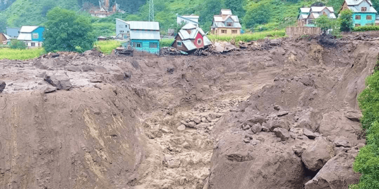 ভারতে ভয়াবহ ‘মেঘ বিস্ফোরণে’ নিহত বেড়ে ৩৮, আহত শতাধিক
