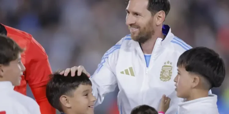 শেষবারের মতো আর্জেন্টিনা জার্সিতে নামছেন মেসি!