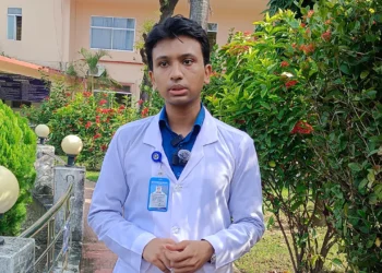 ১৭ কোটি টাকার জীবনরক্ষাকারী ওষুধ এনে প্রশংসায় ভাসছেন ইন্টার্ন চিকিৎসক