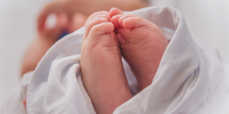 ৩০ বছর ধরে হিমায়িত ভ্রূণ থেকে জন্ম নিল মার্কিন শিশু