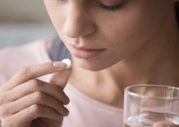 যেসব খাবার থাইরয়েডের সমস্যা আরও বাড়িয়ে দেয়