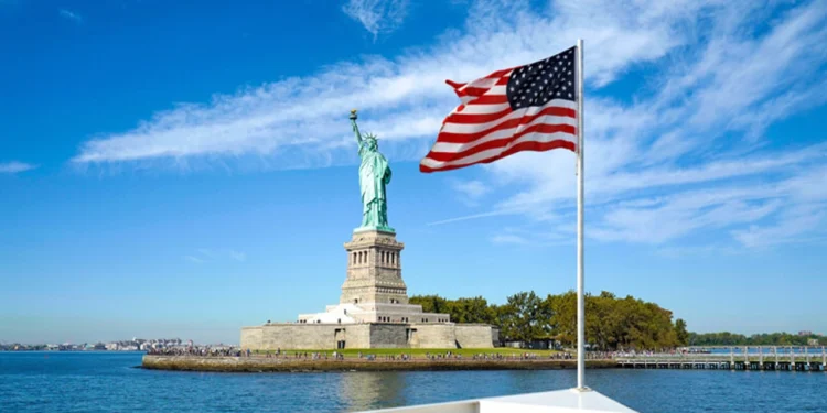 ফেসবুকে আমেরিকার বিরুদ্ধে কিছু বললেই পাবেন না ভিসা