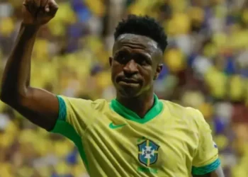 ব্রাজিল দলে জায়গা হারাচ্ছেন ভিনি!