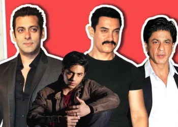 আরিয়ানের হাত ধরে তিন খান একসঙ্গে