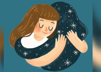 নিজেকে আলিঙ্গন করলে কমবে উদ্বেগ