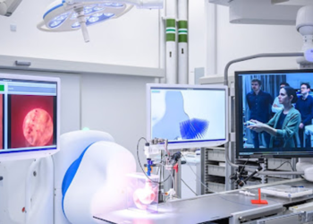 ১১ হাজার কিলোমিটার দূর থেকে ক্যানসার অপারেশন, চিকিৎসায় নতুন দিগন্ত