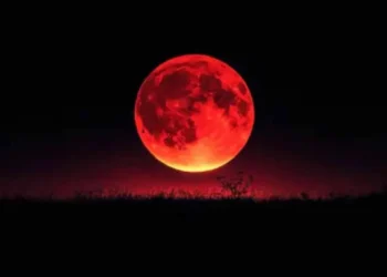 চলতি বছরের শেষ চন্দ্রগ্রহণ রোববার, দেখা যাবে বাংলাদেশ থেকেও