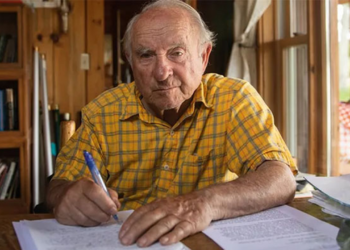 কোটিপতি হওয়ায় রাগ করে নিজের কোম্পানি দান করে দেন উদ্যোক্তা!