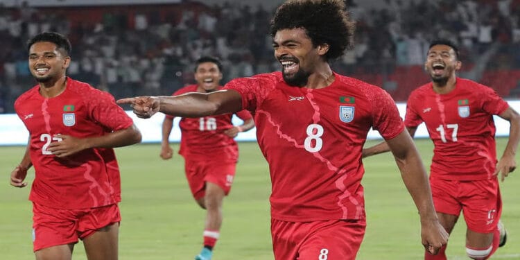 যে কারণে বাংলাদেশের জার্সিতে খেলতে হামজাকে ছাড়েনি লেস্টার