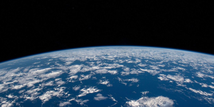 মহাকাশ থেকে দেখা যায় পৃথিবীর বিখ্যাত যে ১০ স্থান