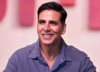 অশ্লীল স্পর্শের শিকার অক্ষয় কুমার