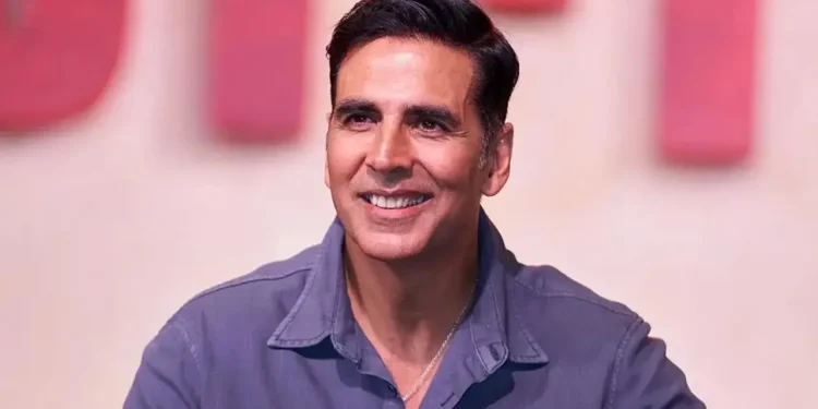 অশ্লীল স্পর্শের শিকার অক্ষয় কুমার