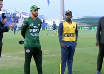 এশিয়া কাপের হাই-ভোল্টেজ লড়াইয়ে টস জিতে ফিল্ডিংয়ে পাকিস্তান