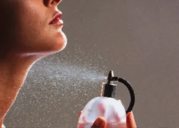 নিজের জন্য সঠিক পারফিউম বাছাই করবেন কীভাবে