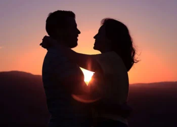 একে অন্যের বোনকে নিয়ে পালালেন শ্যালক-দুলাভাই