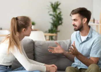 স্ত্রীকে যেসব কথা না বললেই সম্পর্ক ভালো থাকে