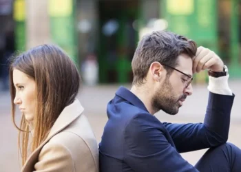 সম্পর্কে জড়ানোর আগে এই ৫ বিষয় না ভেবে ভুলেও এগোবেন না