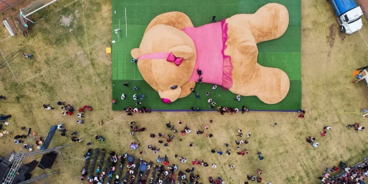 দীর্ঘ ৬ বছরেরও যে বিশ্বরেকর্ড কেউ ভাঙতে পারেনি