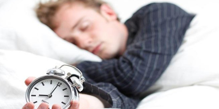 সুস্থ থাকতে কোন বয়সে কত ঘণ্টা ঘুমানো প্রয়োজন, জেনে নিন