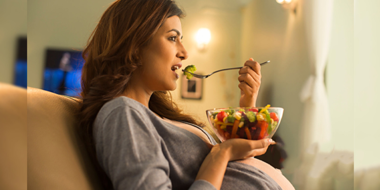 গর্ভাবস্থায় কী খাবেন, কী খাবেন না? যা বলছেন পুষ্টিবিদ