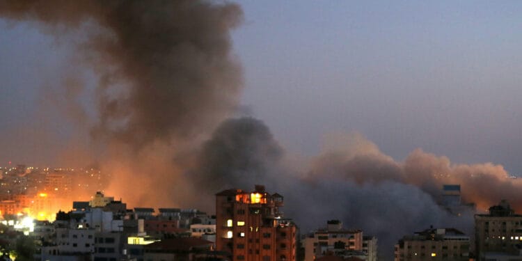 যুদ্ধবিরতি লঙ্ঘন গাজায় আবার ভয়াবহ বিমান হামলা শুরু করল ইসরাইল