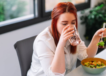 এই ৫ খাবারের সঙ্গে পানি খাওয়া বিপজ্জনক