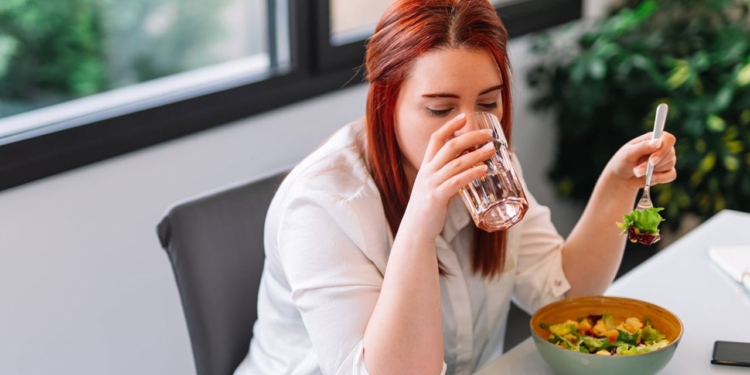 এই ৫ খাবারের সঙ্গে পানি খাওয়া বিপজ্জনক