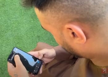 এক চার্জে মোবাইল ফোন চলবে ৮০ বছর!