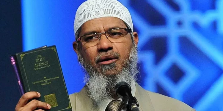 ঢাকায় আসছেন জাকির নায়েক