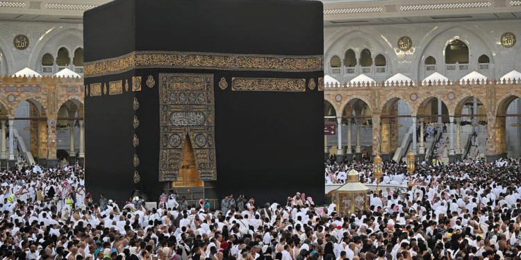 ওমরাহ ভিসার নতুন নিয়ম চালু করল সৌদি আরব