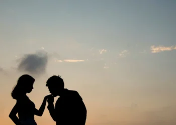 সম্পর্কের মূল চাবিকাঠিই ‘ব্যক্তিগত সম্মান’