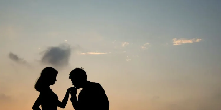 সম্পর্কের মূল চাবিকাঠিই ‘ব্যক্তিগত সম্মান’