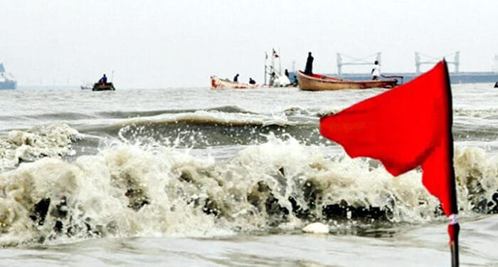 সাগরে লঘুচাপ, সমুদ্রবন্দরে ৩ নম্বর সতর্কসংকেত