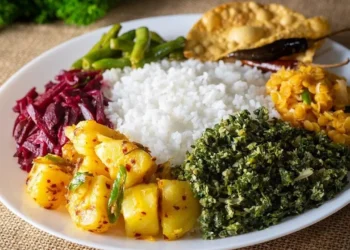 ভাত খাওয়ার সঠিক সময় জানালেন বিশেষজ্ঞ