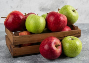 লাল নাকি সবুজ আপেল, শরীরের জন্য কোনটি বেশি উপকারী?