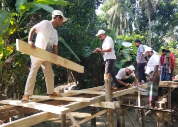 স্বেচ্ছাশ্রমে ৩০ সেতু সংস্কার, প্রশংসায় ভাসছে ‘অদম্য যুবসমাজ’