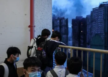 হংকংয়ে অগ্নিকাণ্ডে মৃত্যু বেড়ে ৭৫