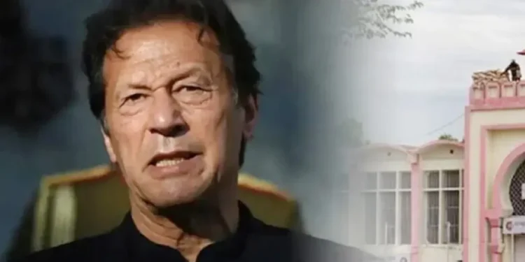 ইমরান খানের বেঁচে থাকার তথ্য দিলেন পিটিআই নেতা, দেশ ছাড়তে চাপ