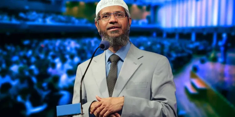 যে কারণে ঢাকায় আসতে পারছেন না জাকির নায়েক