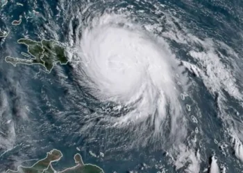 ধেয়ে আসছে ঘূর্ণিঝড় ডিটওয়াহ