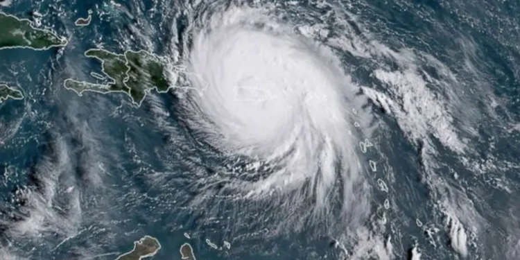 ধেয়ে আসছে ঘূর্ণিঝড় ডিটওয়াহ