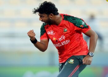 শ্বাসরুদ্ধকর ম্যাচে সুপার ওভারে ভারতকে হারিয়ে ফাইনালে বাংলাদেশ