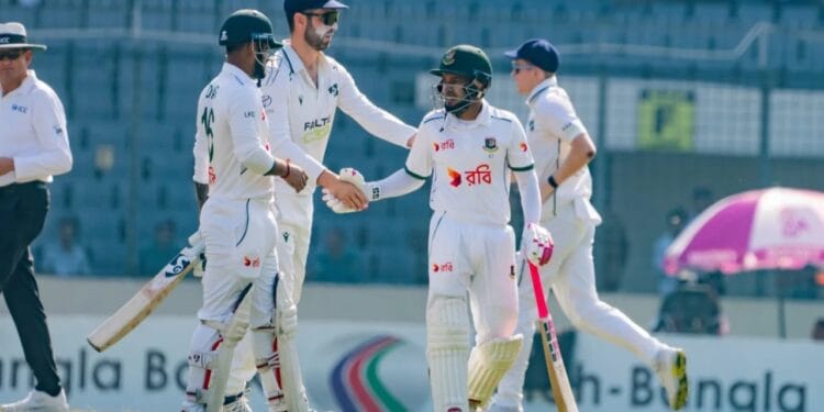 মুশফিক-লিটনের শতকে ৪৭৬ রানে থামল বাংলাদেশ