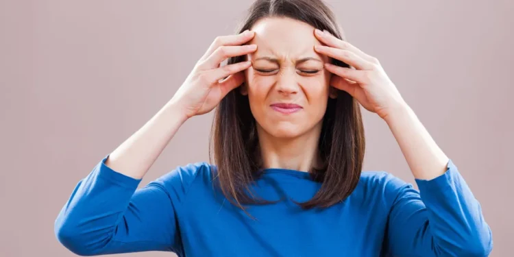 প্রচণ্ড মাথাব্যথা? দূর করবেন যেভাবে