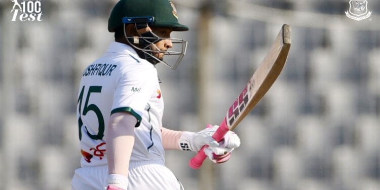 শততম টেস্টে শতক হাঁকিয়ে ইতিহাস গড়লেন মুশফিক