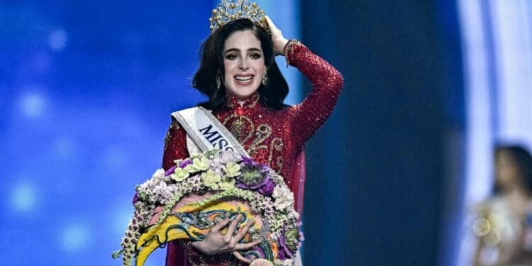 কটাক্ষের শিকার সেই ফাতিমা জিতলেন মিস ইউনিভার্স ২০২৫–এর মুকুট