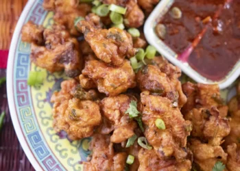 ছুটির বিকেলে ঝটপট বানিয়ে ফেলুন চিকেন পাকোড়া