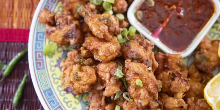 ছুটির বিকেলে ঝটপট বানিয়ে ফেলুন চিকেন পাকোড়া