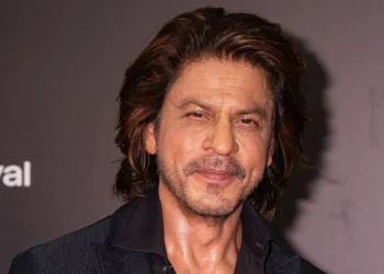 কেন ক্ষমা চাইলেন শাহরুখ?